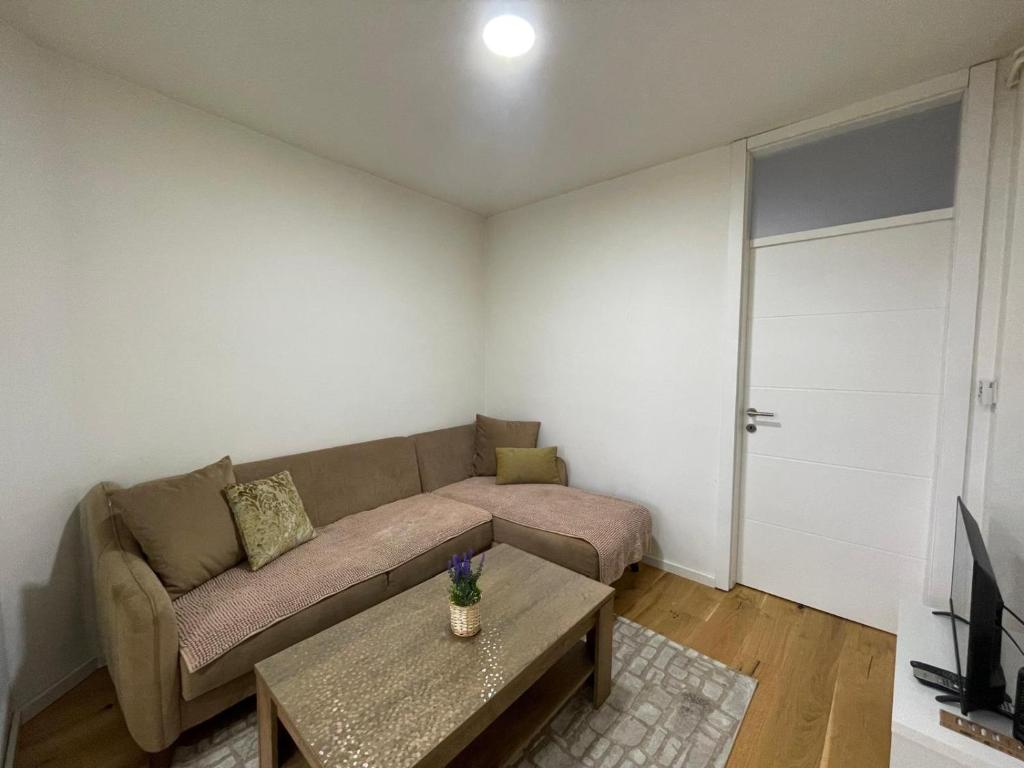 City Central Apartment - Everything Nearby 5