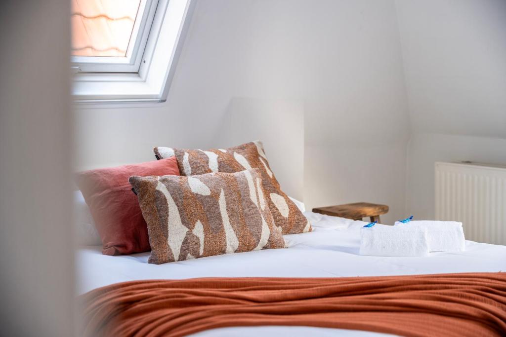 THE BLUE HOUSE - Guest Suite 2 3