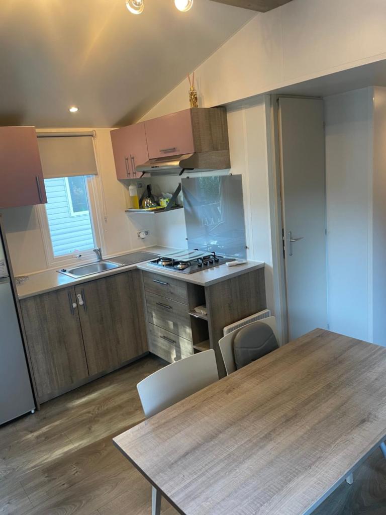 Photo de la galerie de l'établissement Mobil-home 3 chambres, Plage & piscine, camping 4 étoiles, à Torreilles