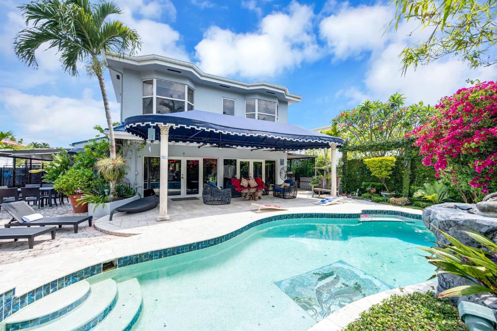 Magnificent Tropical Pool Home Miami SouthBrickell 4