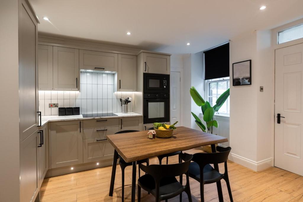 Hamilton Residence - Private Main Door 1BR 4
