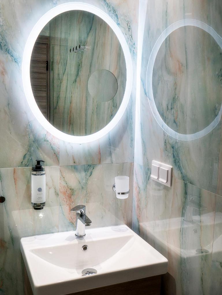 Beautiful Alice Luxury Suites 7