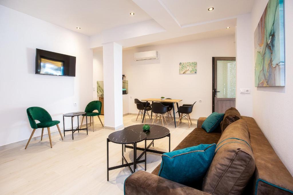 Beautiful Alice Luxury Suites 3