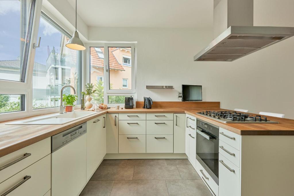 Exklusive Villa-Eggert mit Kamin & Terasse für 6 Personen im Bretten 6