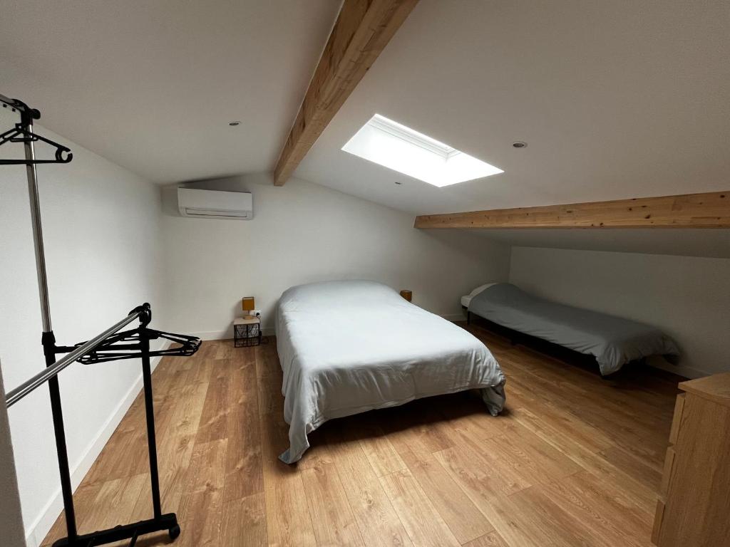 MAISON T3 avec extérieur 5 couchages, 3 lits, 2 chambres, BORDEAUX à 10min, TRAM E à 200m, Parc jeux enfants 7