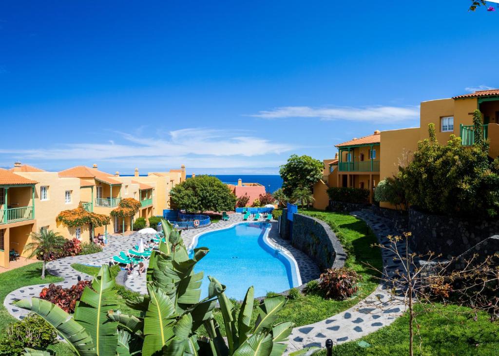 Apartamentos La Caleta 3