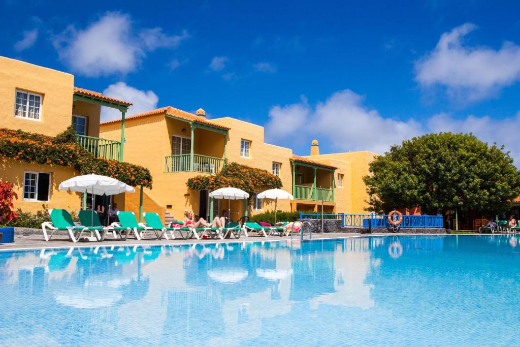 Apartamentos La Caleta 5