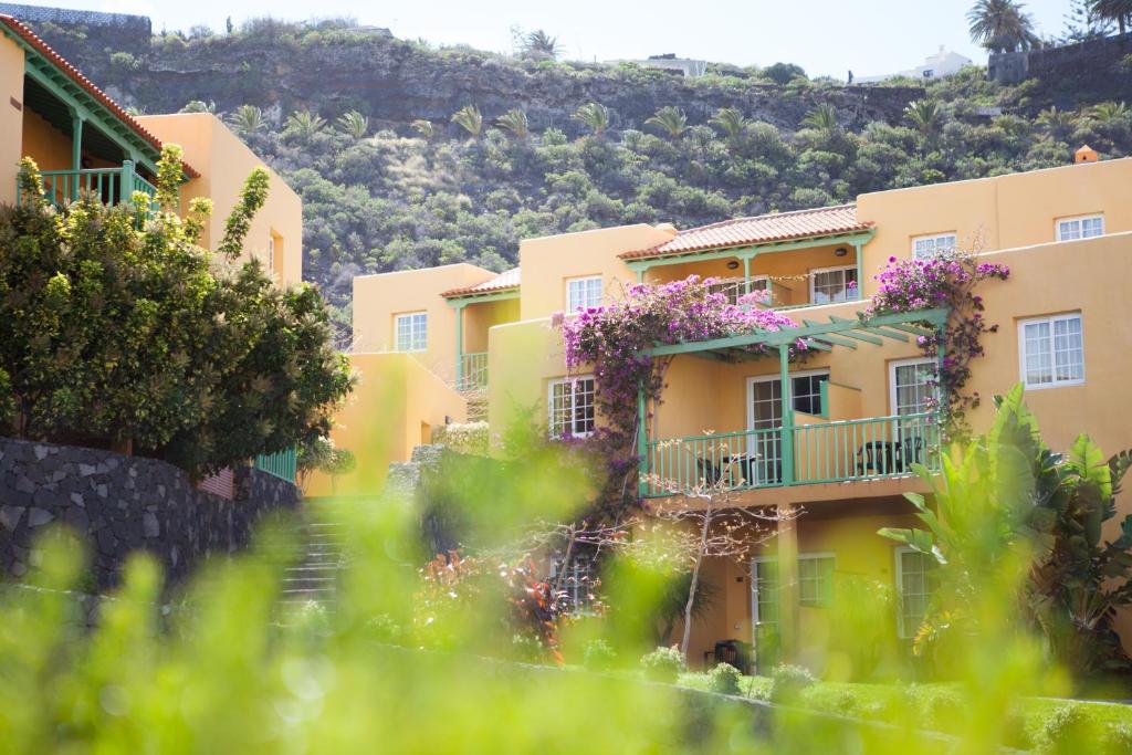 Apartamentos La Caleta 6