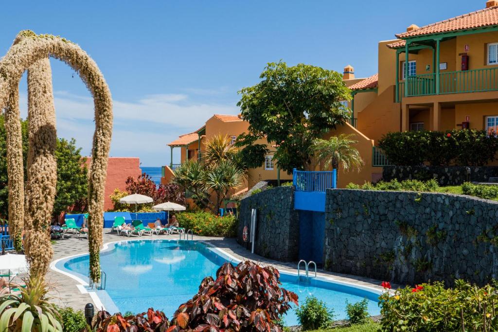 Apartamentos La Caleta 8