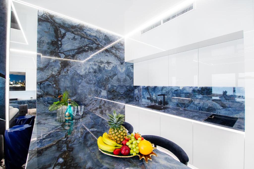 Apartamenty Sky Tower z Jakuzzi Przy Oknie by BQQK 8