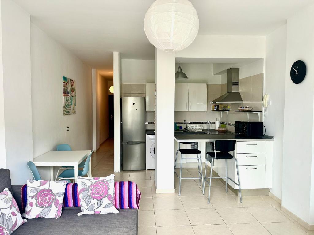 Pambnb - Chic Seaview Apartment with Gym & Kids Park 4