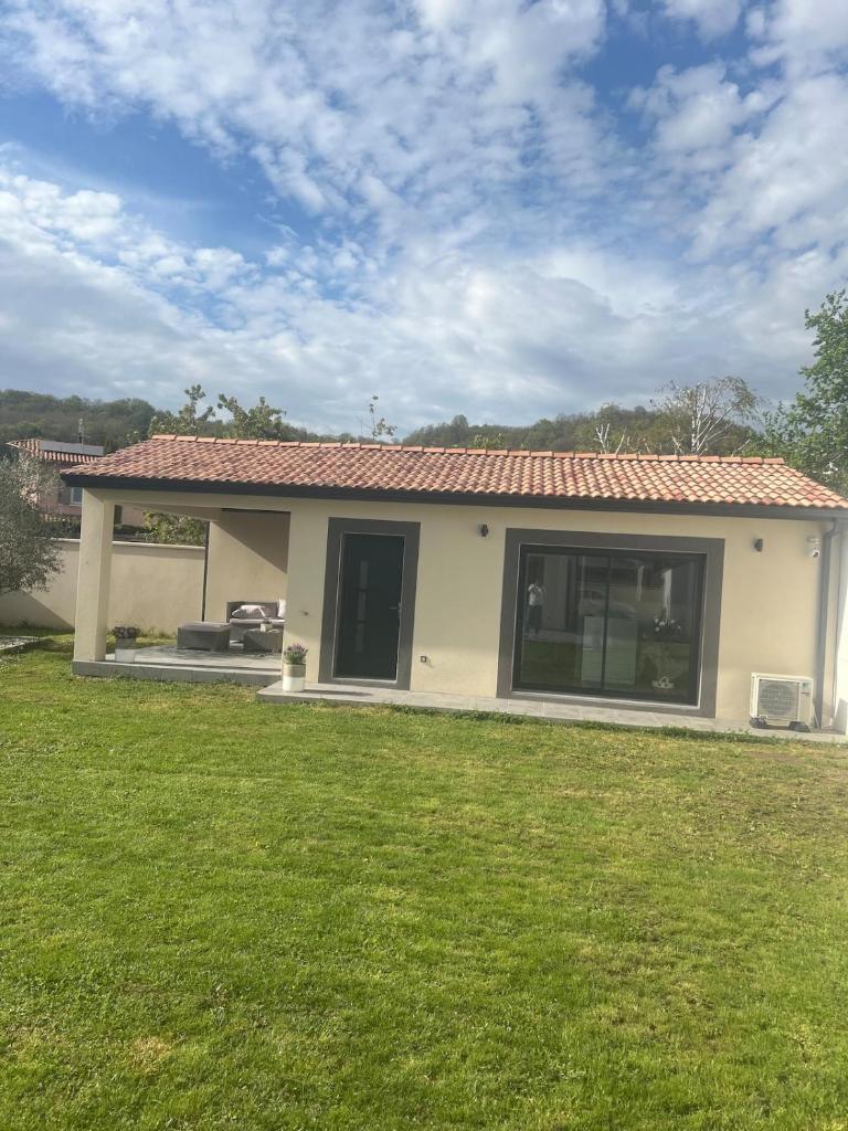 Petite maison au calme 1