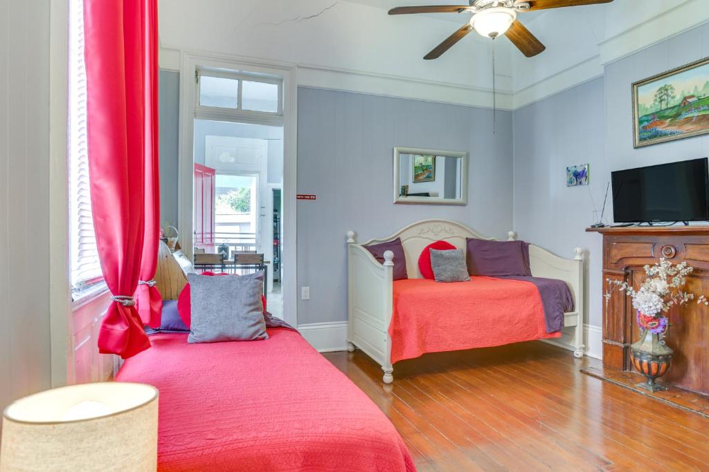 Walk to Magazine St: NOLA House in Irish Channel! 7