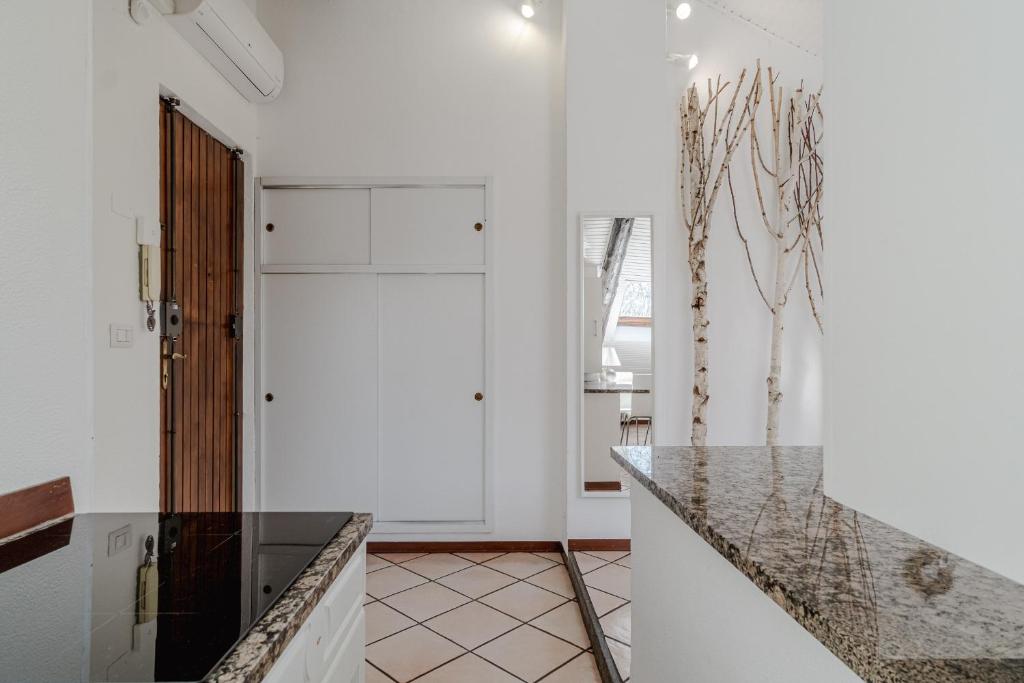 GuestHost-Elegant Studio x3- 600m from Porta Nuova 3