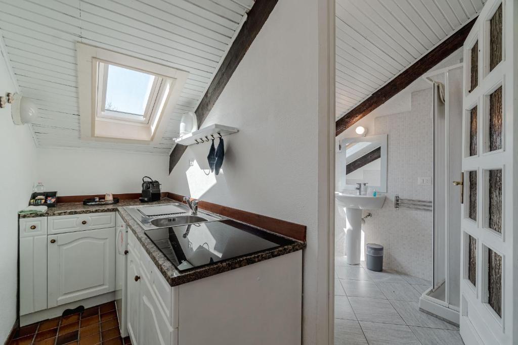 GuestHost-Elegant Studio x3- 600m from Porta Nuova 4