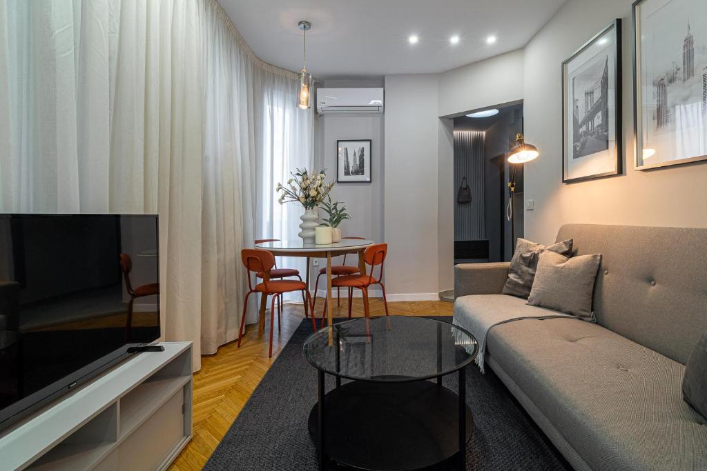 Urban 1BR Loft Residences - Modern Comfort in Bucharest Center 5