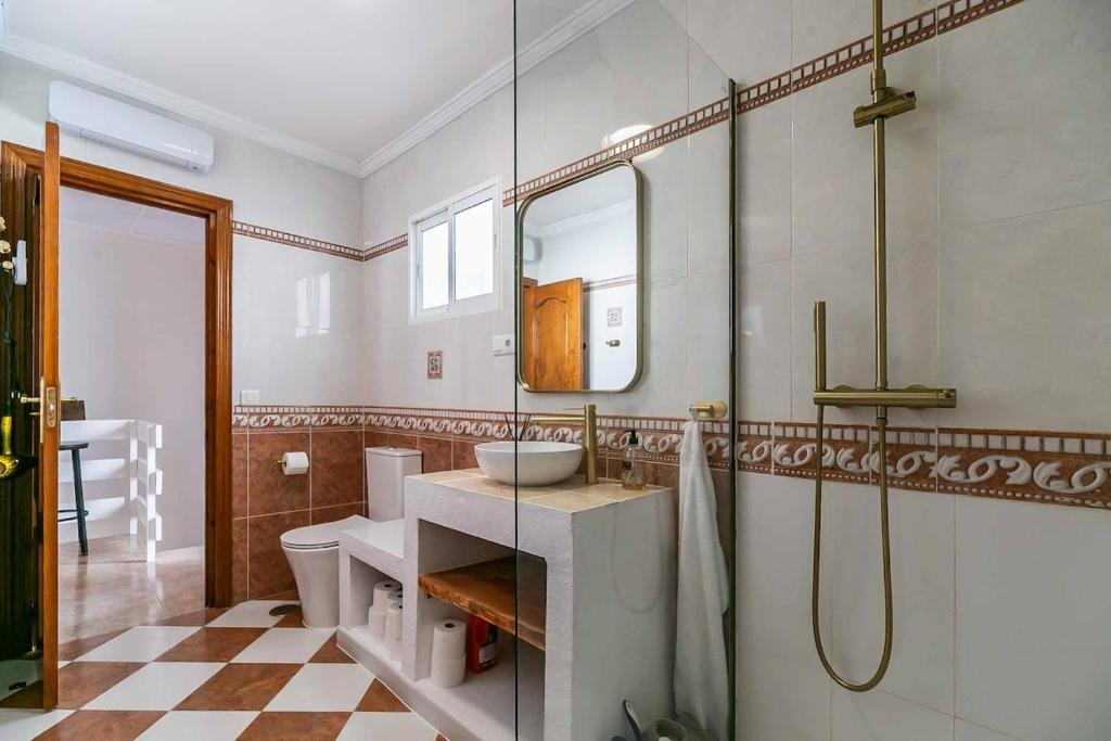 125- Beautiful Andalusian House with Private Patio 8