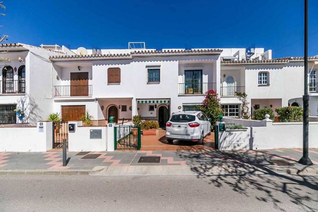 125- Beautiful Andalusian House with Private Patio 6
