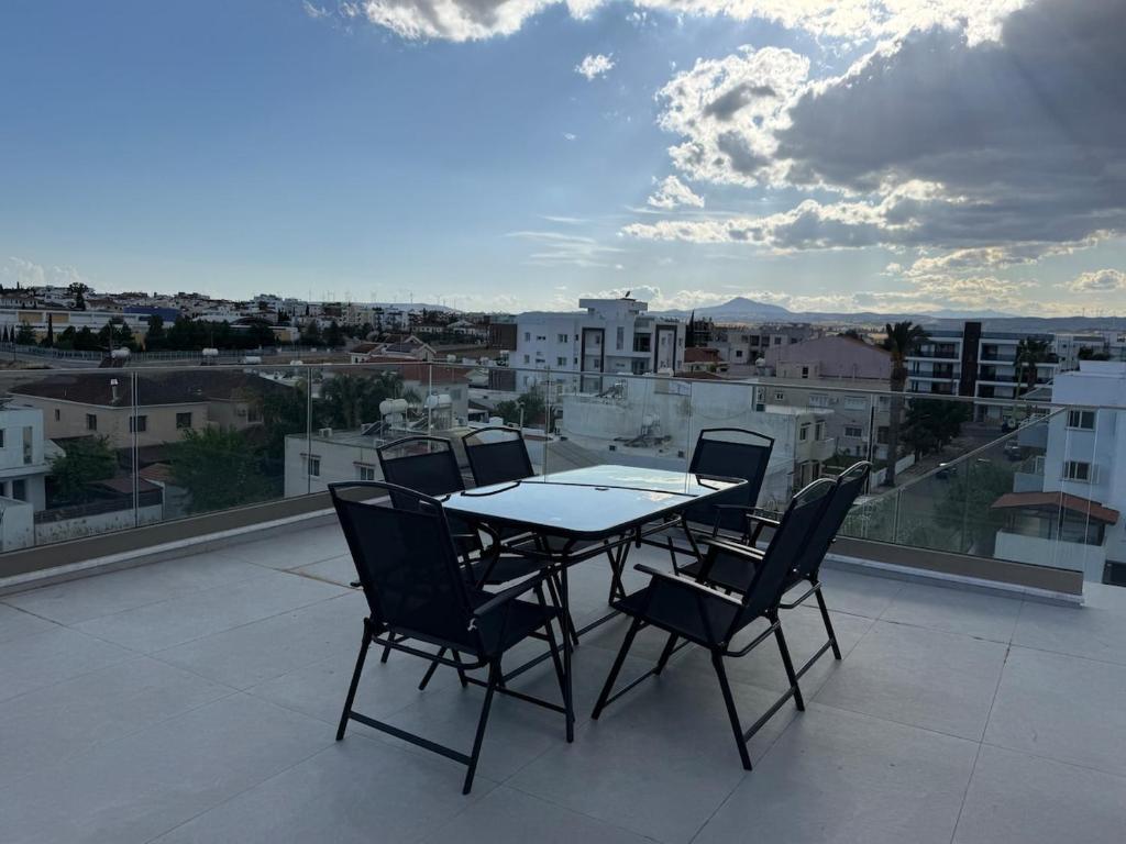 Brandnew Rooftop Flat near Larnaca Mall 6