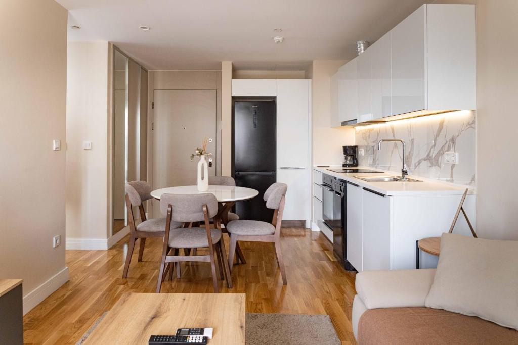 180° View Apartment in Diamond Building Skopje 7