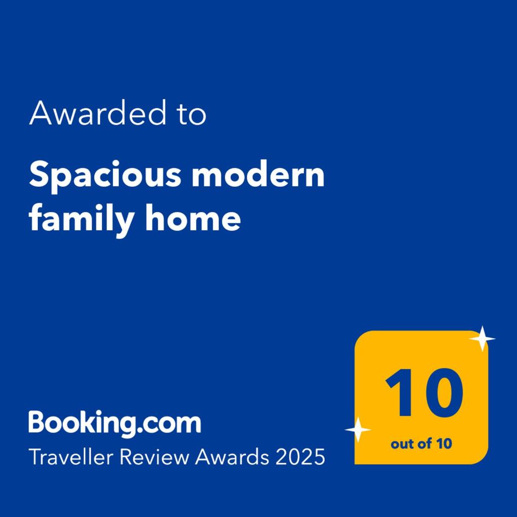 Spacious modern family home 4