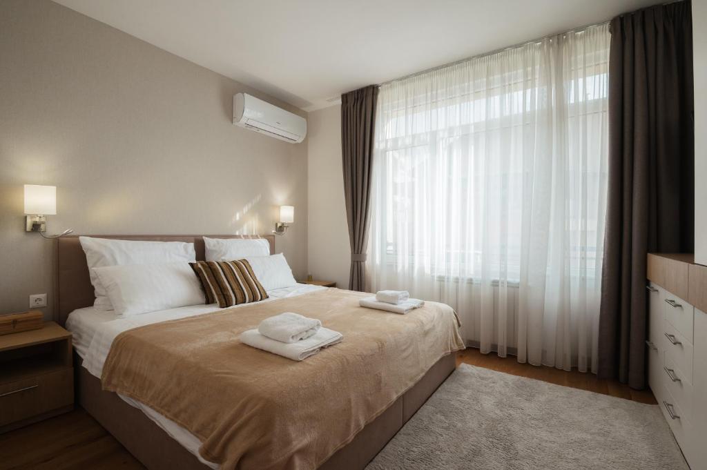 Brand New Luxury Apartments with Great Views 7