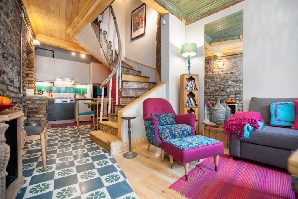 Turquoise House Featured in Elle Decor Magazine 5