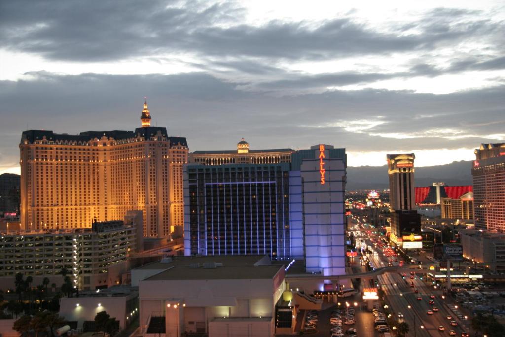 The Platinum Hotel Image