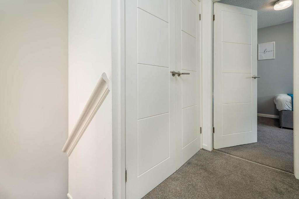 1BR House Near Centre - WiFi - Parking x2 - Pets 3