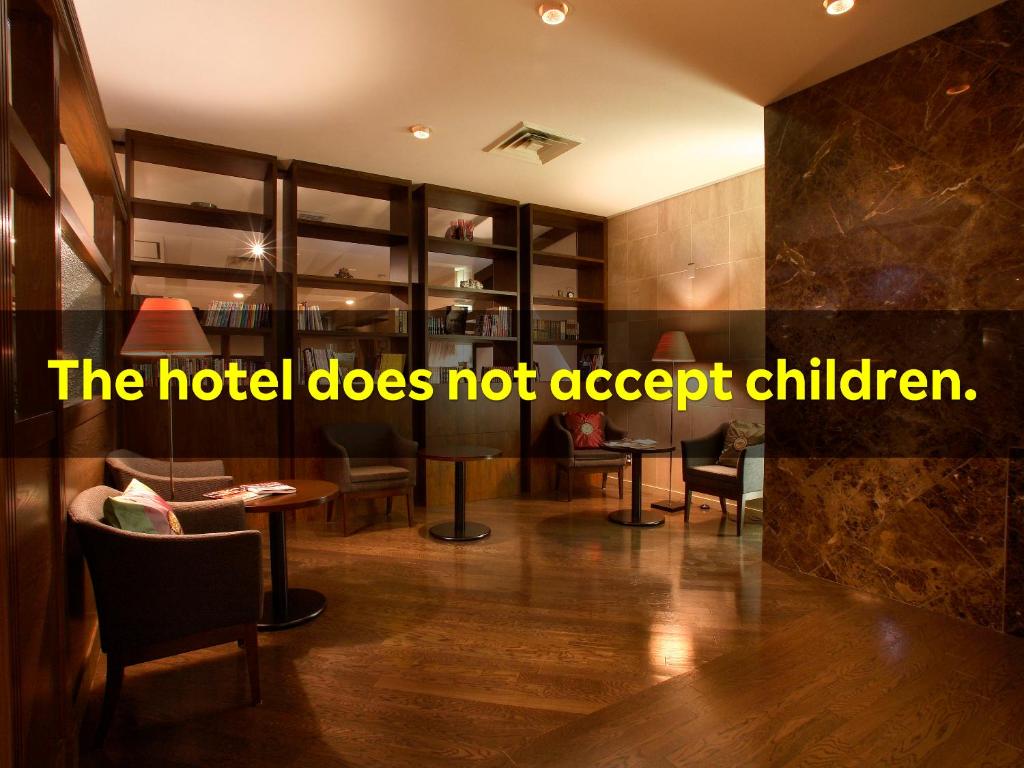 un hôtel n'accepte pas les enfants dans une chambre dans l'établissement Hotel Hanaan, à Nikkō