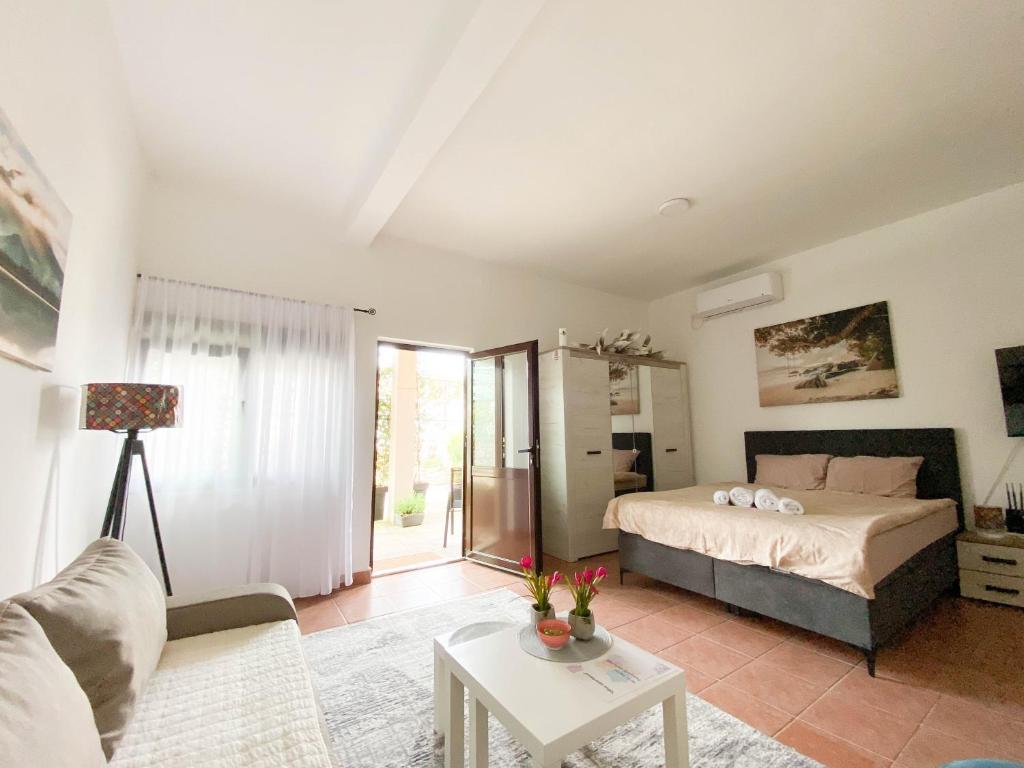 Olive apartment 2