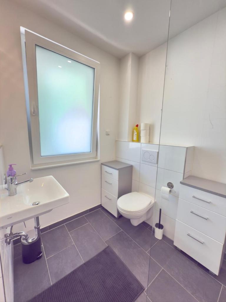 Balkonliebe Karlsruhe - Waschmaschine, Stellplatz, Balkon, Regendusche 7