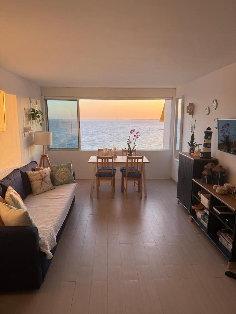 The sea at your feet