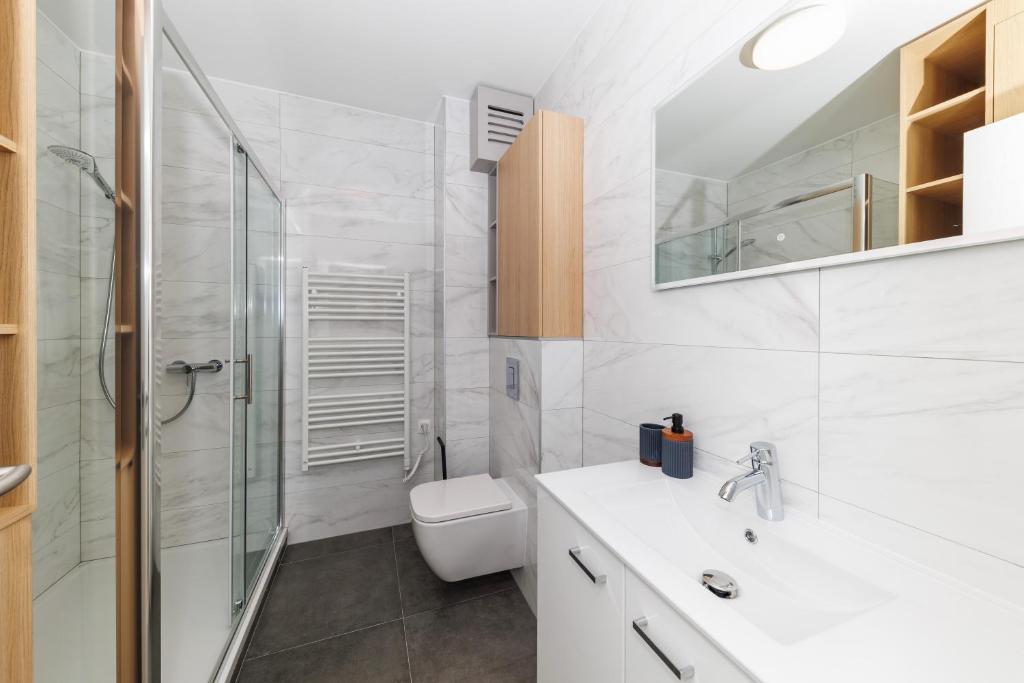 Apartment Zora by Belmont Realty 3