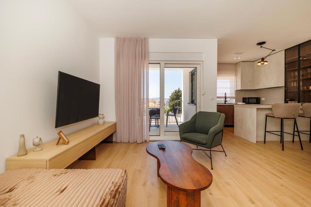 Apartment Zora by Belmont Realty 5