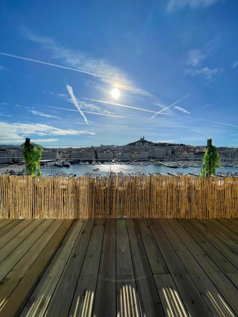 Appartement vue imprenable Vieux-Port et Notre Dame 1