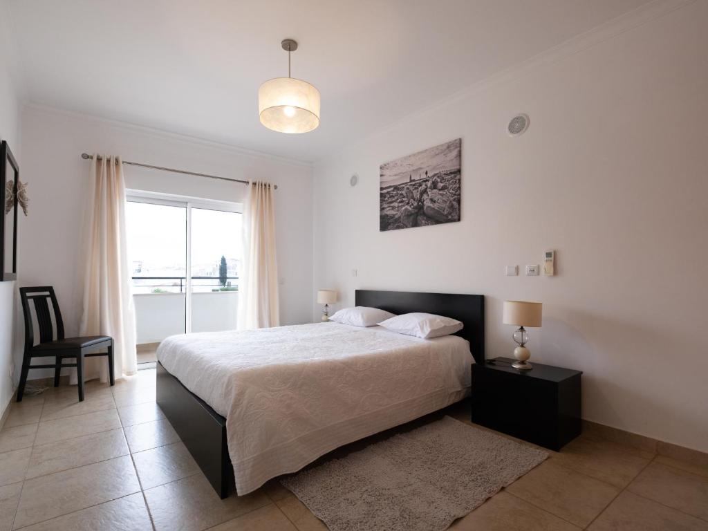 Pool View 3 Bed Apartment 2