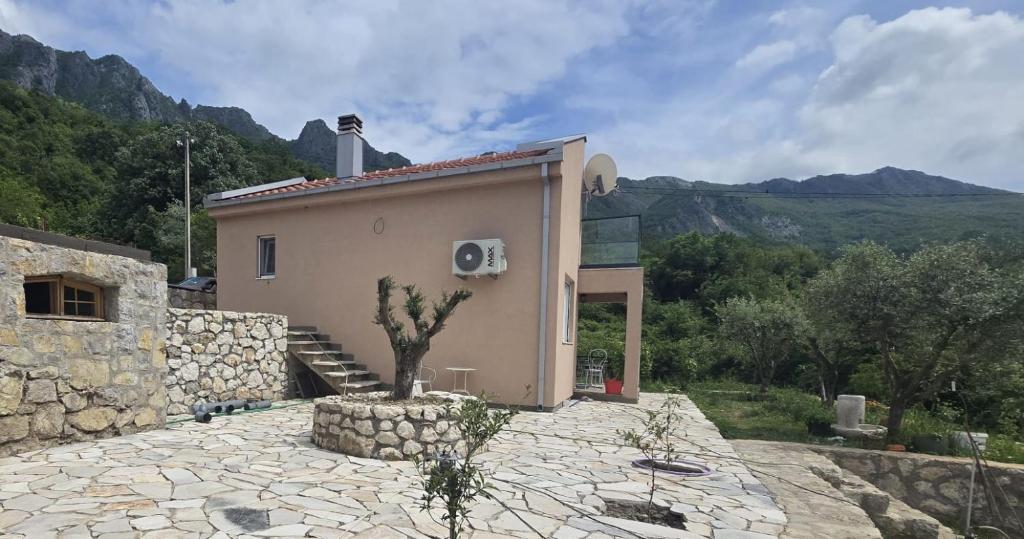 LU House 6