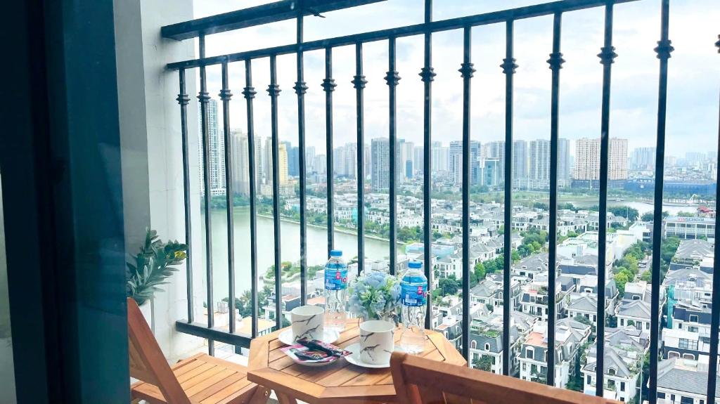 Studio at Vinhomes Green Bay - Luna's House