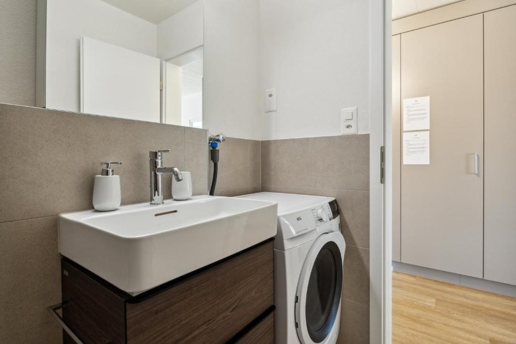 UP&GREAT Apartments - Chic Urban Homes 5