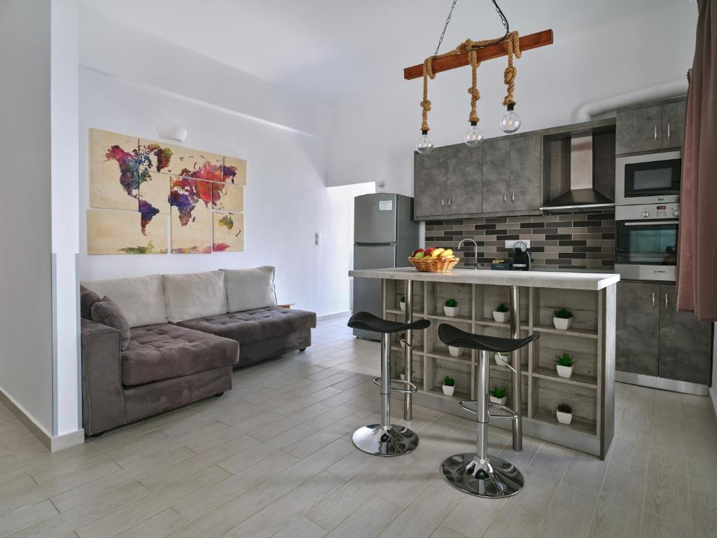 Colors In Naousa - House for 6 people IN the city of Naousa Paros