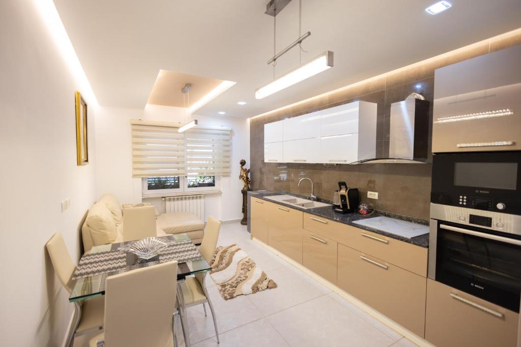 Apartment KLER-Elegant Stay Ali Demi 4