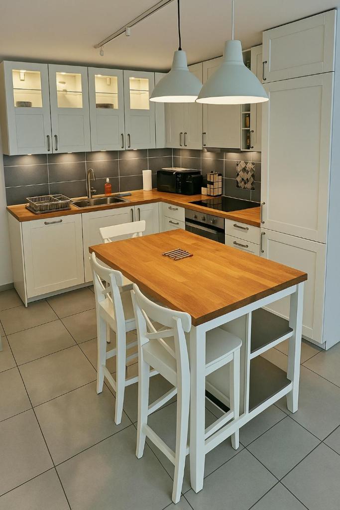 Charming apartment between beach and center of Juan-les-Pins 4