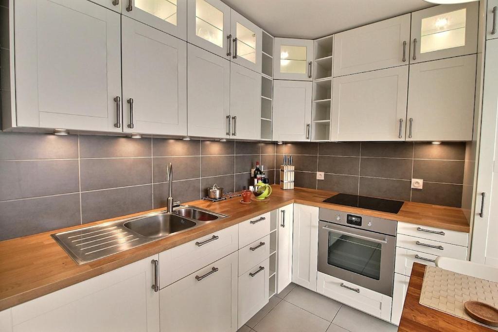 Charming apartment between beach and center of Juan-les-Pins 8
