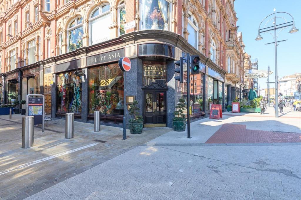 Paradise Boutique Deluxe - Leeds City Center - Steps to Ivy Asia 4