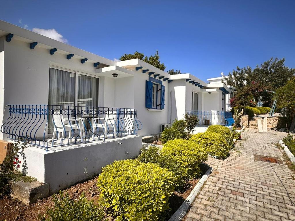 Bungalow in a holiday village, Kyrenia 7