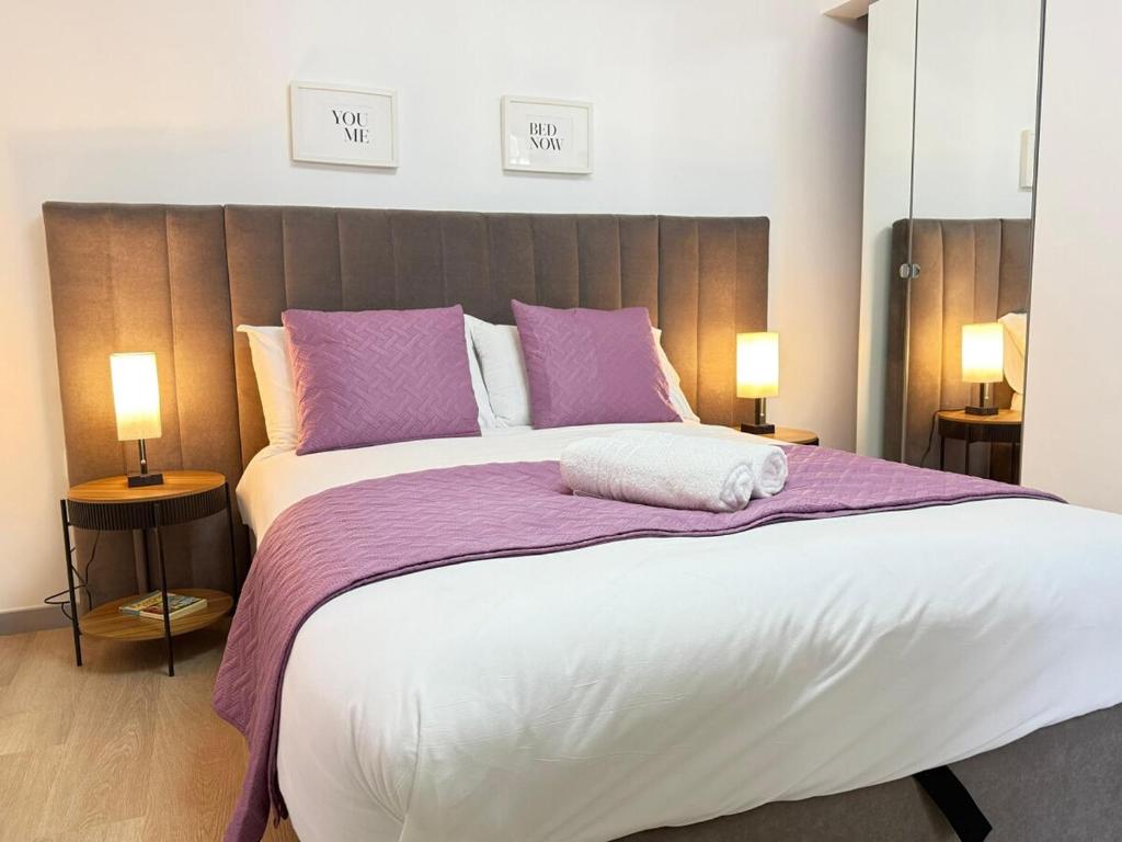 Modern 2-Bed Apartment, Sleeps 5, Free Parking, Netflix, New built 7