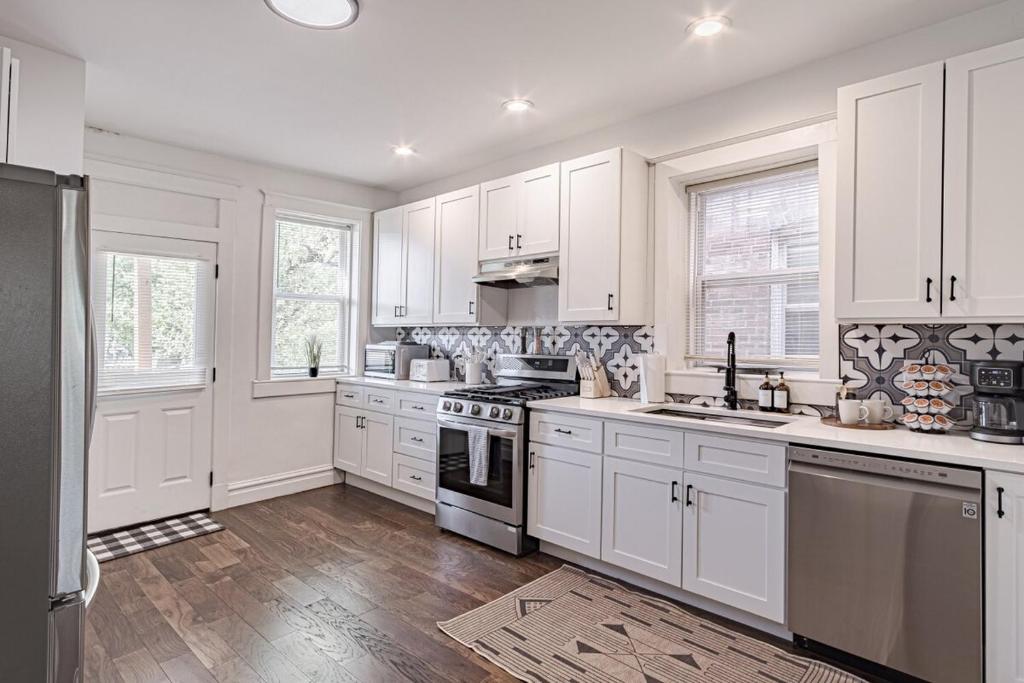 Ann Avenue 3BR St Louis Home with Games and Free Parking 4