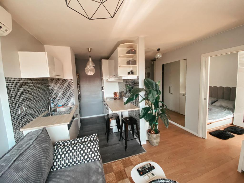 Charming Apartment Siska 4