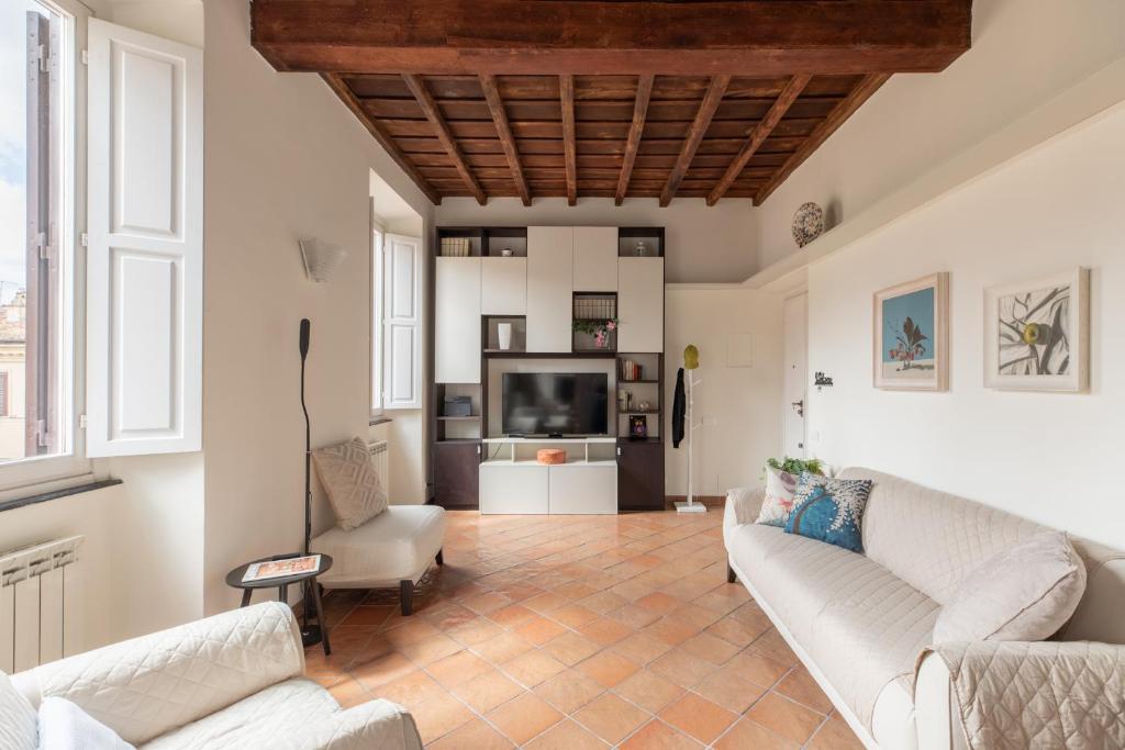 iFlat Trevi Charm, Elegant & Comfy Roman Escape 3
